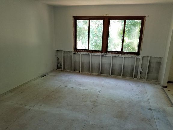 2nd image of 7941 Idaho Cir N