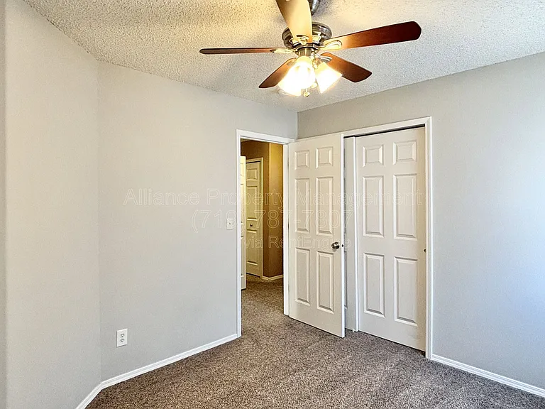 212 Oxbow Dr — Photo 15