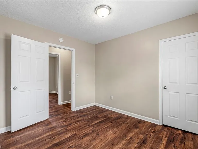 2210 E Market St — Photo 14