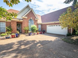 9218 Lakeside Dr, Olive Branch, MS 38654