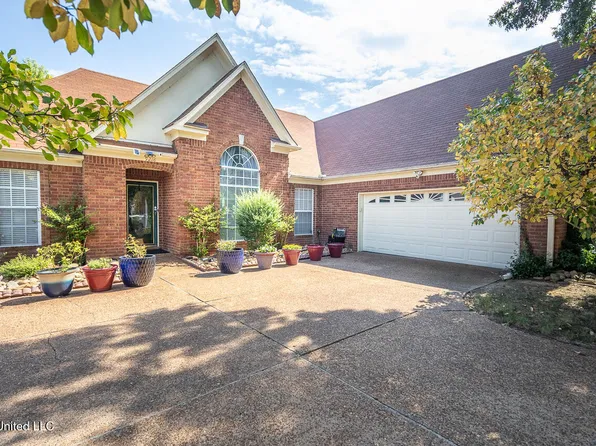 9218 Lakeside Dr, Olive Branch, MS 38654