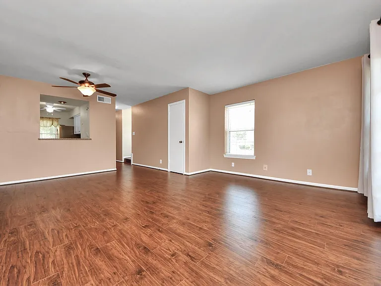 6334 Chevy Chase Dr #17 — Photo 18