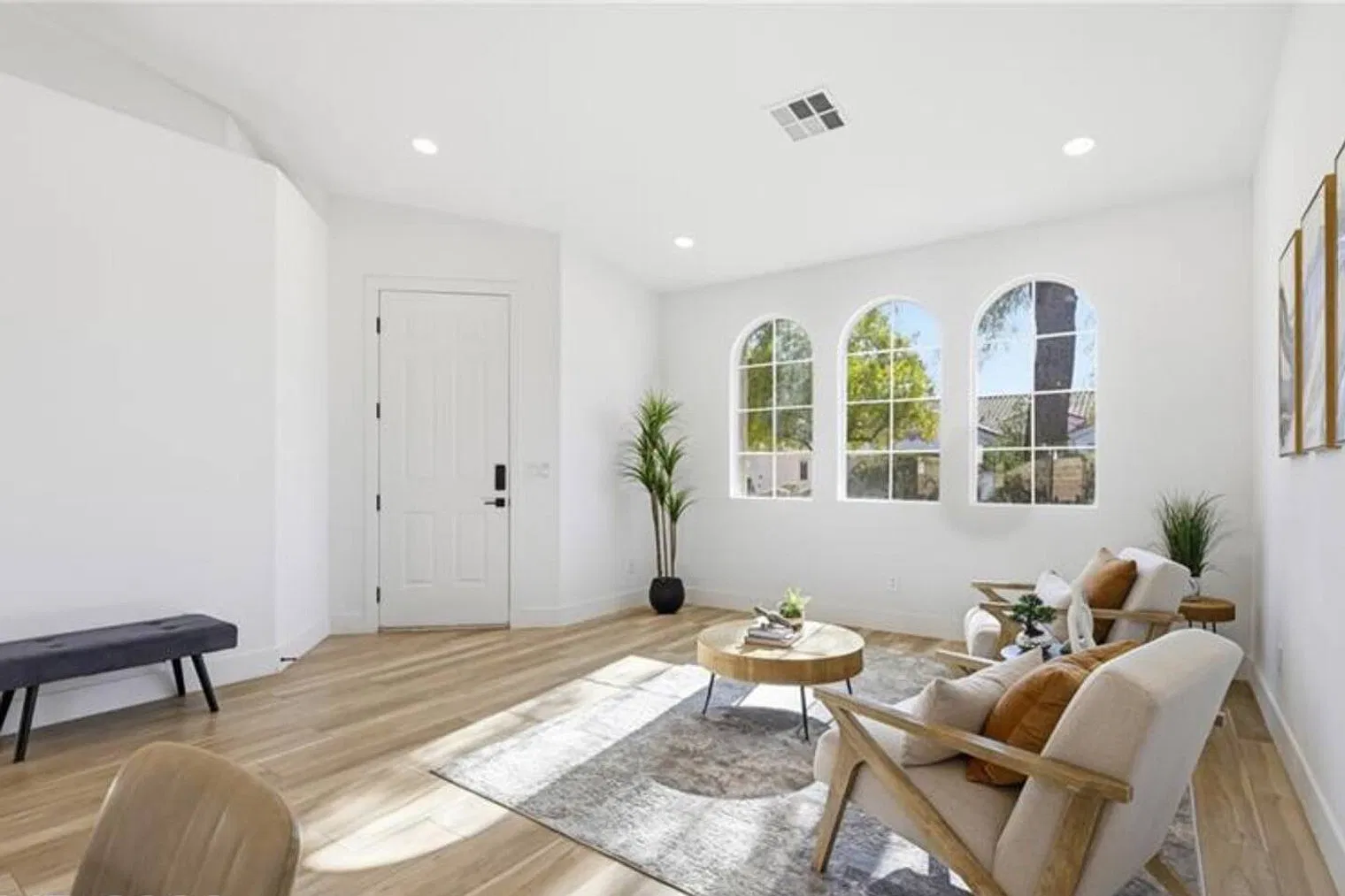 4 bed, 2.0 bath, $5,838 — Photo 1