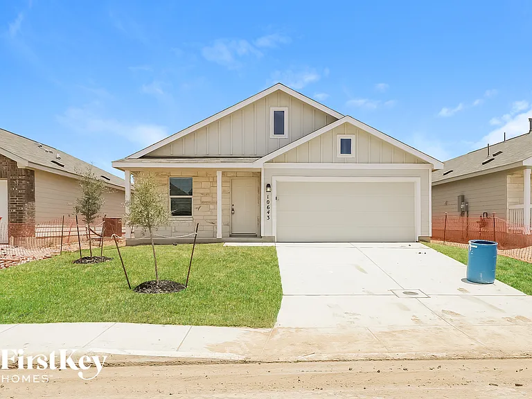 10643 Erinita Way — Photo 1
