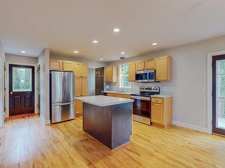 59 Boothby Ave — Photo 8