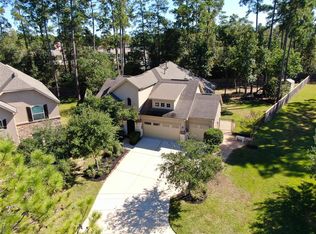 2 Larchfield Ct, Tomball, TX 77375