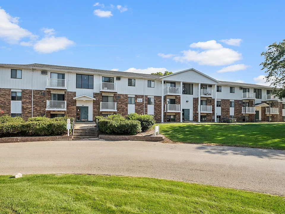 Crossroads Apartments