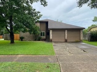 523 Gleneagles Dr, Friendswood, TX 77546
