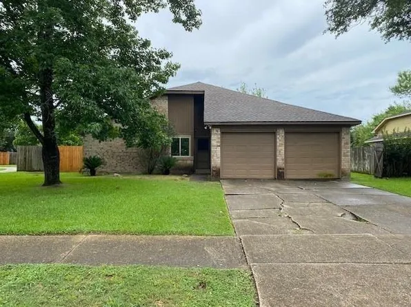 523 Gleneagles Dr, Friendswood, TX 77546