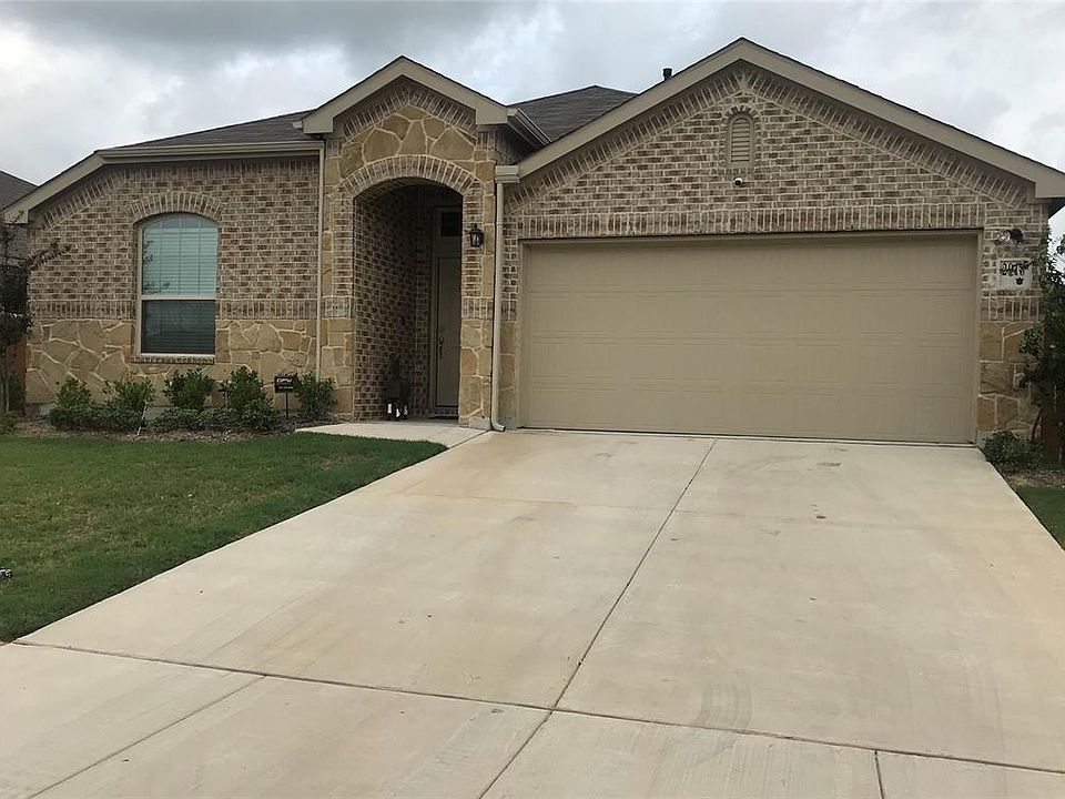 1st image of 2918 Rosemount Ln.