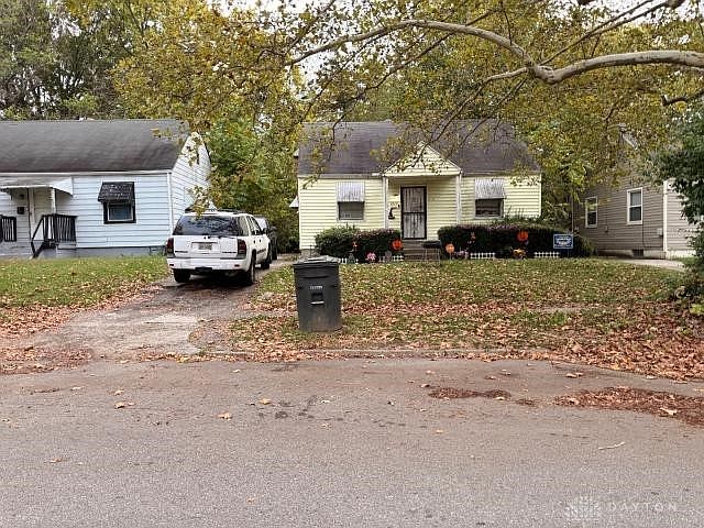 1st image of 1424 Shaftesbury Rd