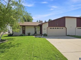 1311 E 54th St, Sioux Falls, SD 57103