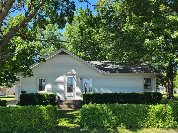 113 Pleasant Ave, Knoxville, IL 61448