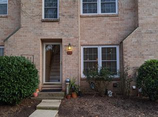 29 Rampart Dr, Wayne, PA 19087