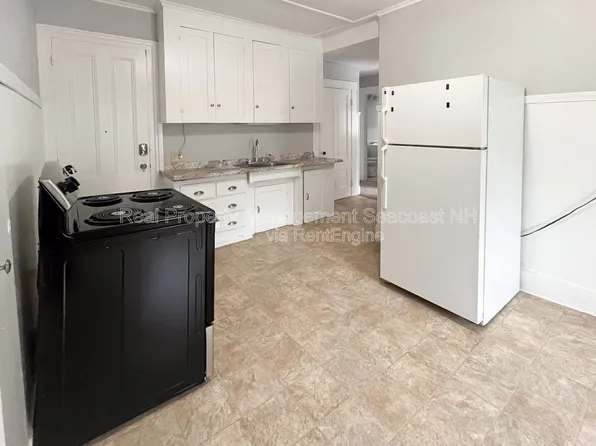 11 Beacon St Unit 2, Somersworth, NH 03878