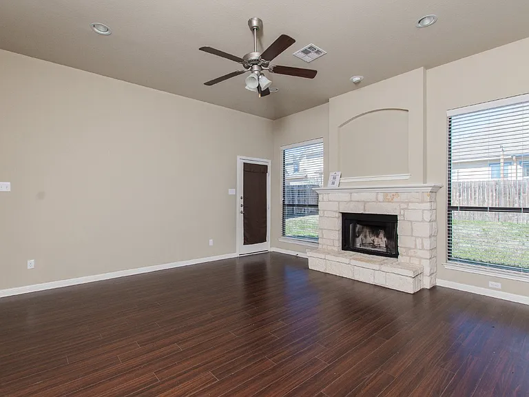 3505 Castleton Dr — Photo 6