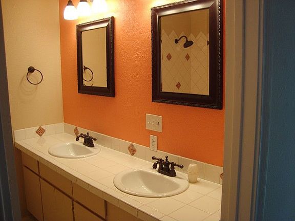 Main bathroom