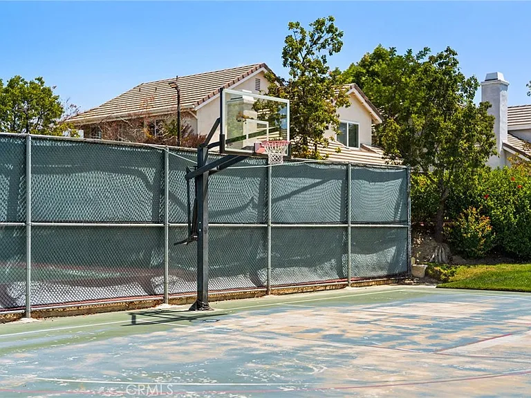 3860 Amberly Dr — Photo 29