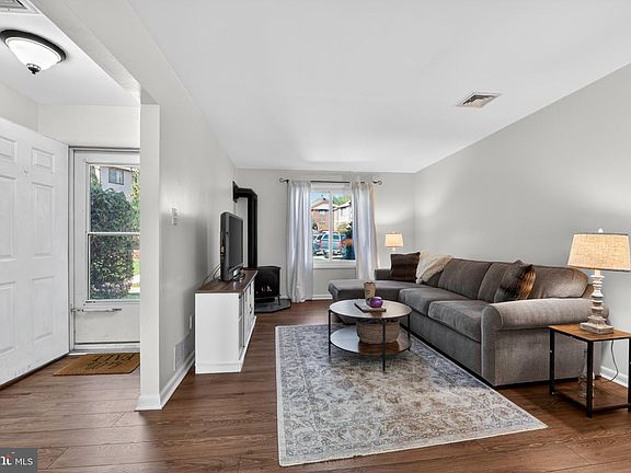 4th image of 69-4 Azalea Way