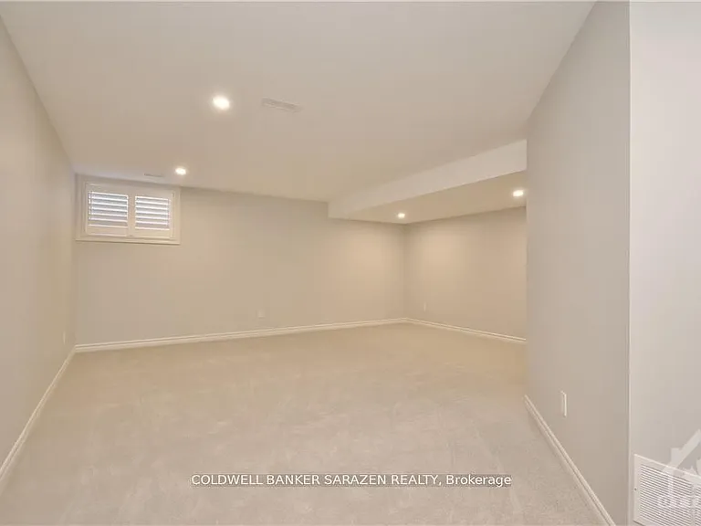 538 Sonmarg Cres — Photo 28