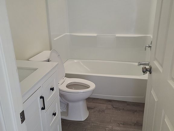 2nd image of 457 Hensen Hts #1