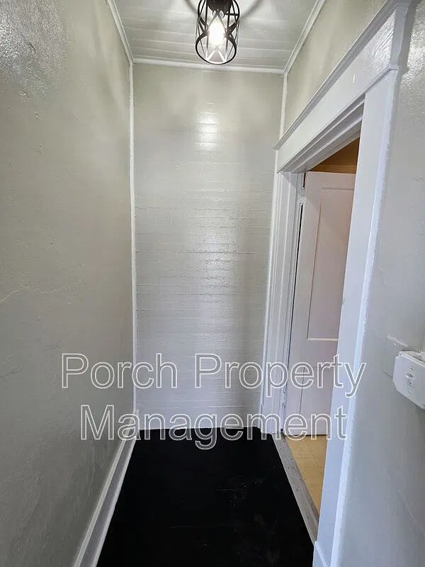 1 bed, 1.0 bath, 343 sqft, $950 — Photo 2