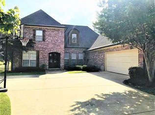 221 Rue Beau Chene Rd, Ridgeland, MS 39157