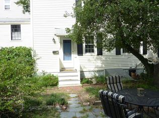 19 1/2 Linden St, Brookline, MA 02445