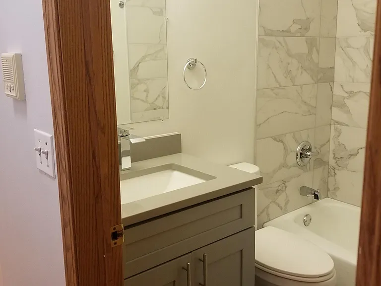 1210 W Henderson St #1 — Photo 10