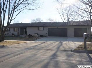 1039 15th St SE, Mason City, IA 50401