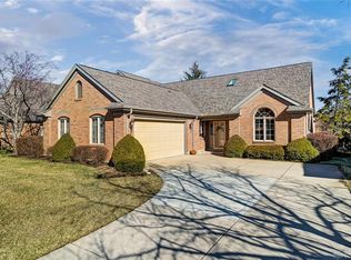 2595 Vienna Estates Dr, Dayton, OH