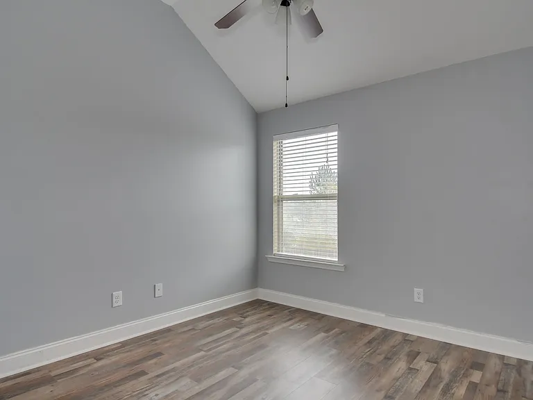 805 Erika Ln — Photo 24