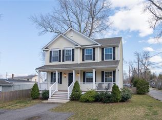 112 Narrows Rd, Bristol, RI 02809