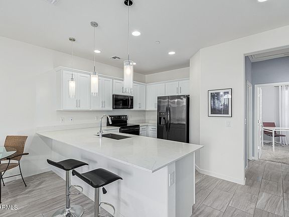 5th image of 4058 E ERIE Street #105