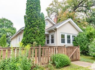 979 Vine St #1, Winnetka, IL 60093