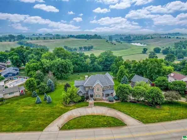 5003 Old Lakeport Rd, Sioux City, IA 51106