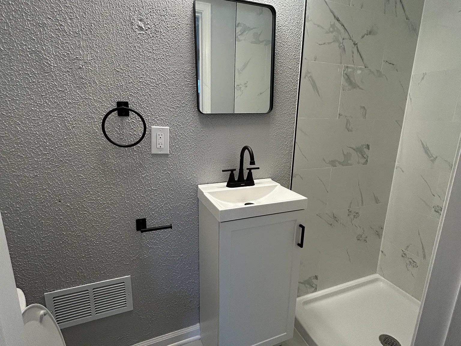 4 bed, 1610 sqft, $1,700 — Photo 3