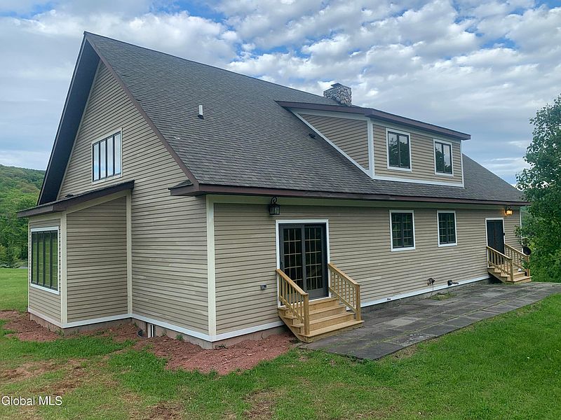 3rd image of 1563 Tower Mountain Road