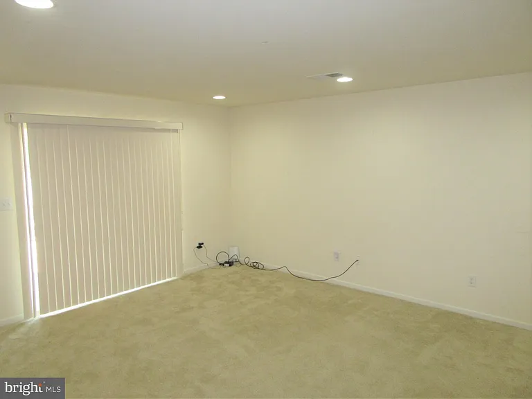 220 Jenny Dr — Photo 15