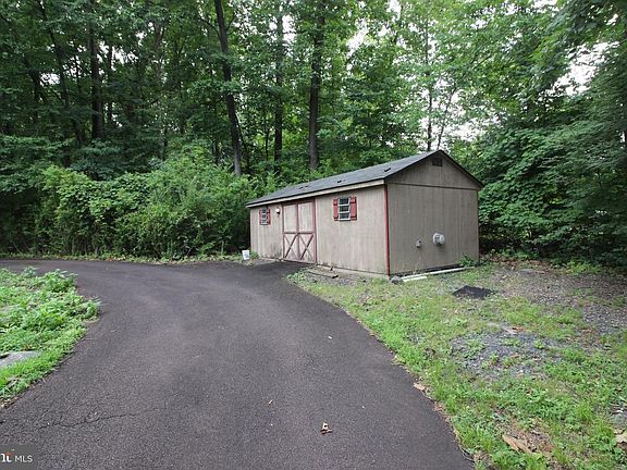 3rd image of 1926 Bethlehem Pike