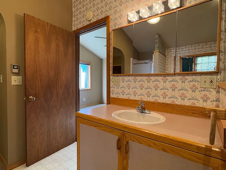 1001 N Brooklane St — Photo 20