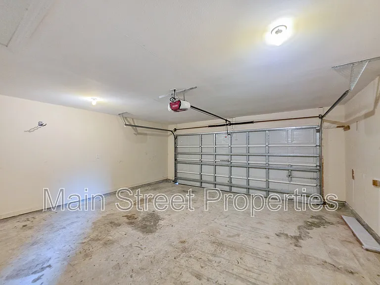 1057 Freeboard Blvd — Photo 25