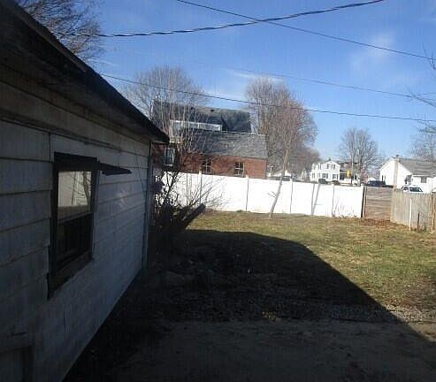 3rd image of 405 Heath Ave