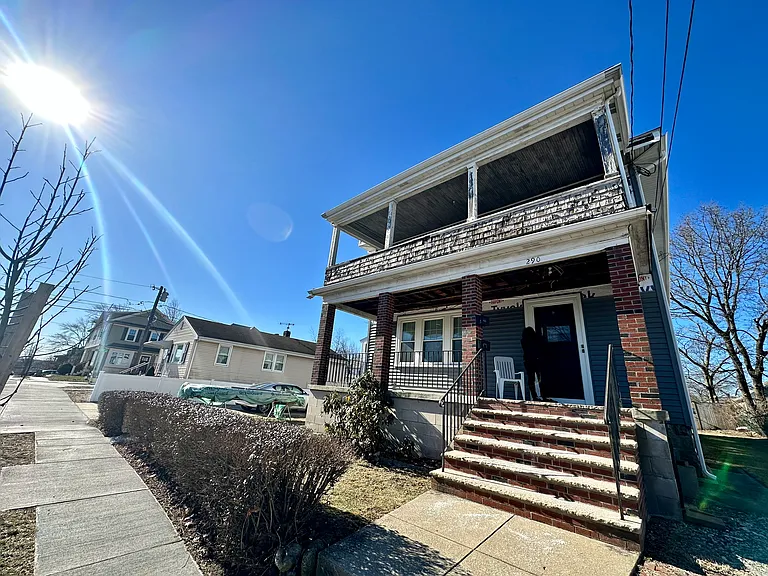 290 Waverley Ave #1 — Photo 12