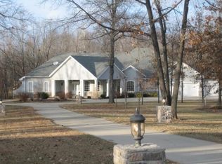 1321 Cedar Ridge Dr, Moberly, MO 65270