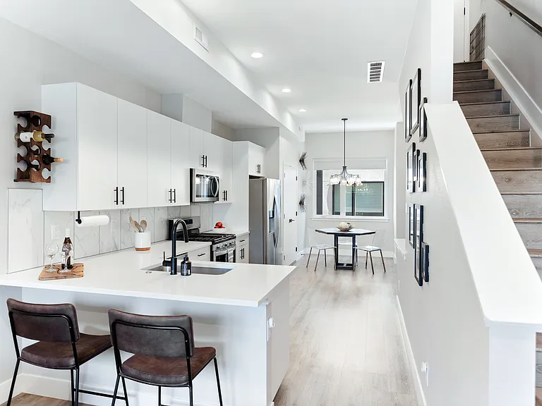 3830 N Jason St #6 — Photo 12