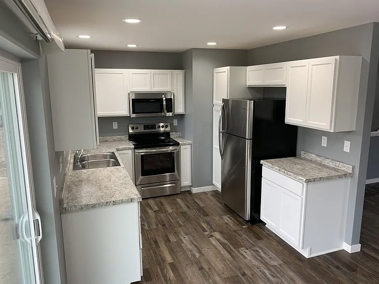 9213 Andrea St — Photo 8