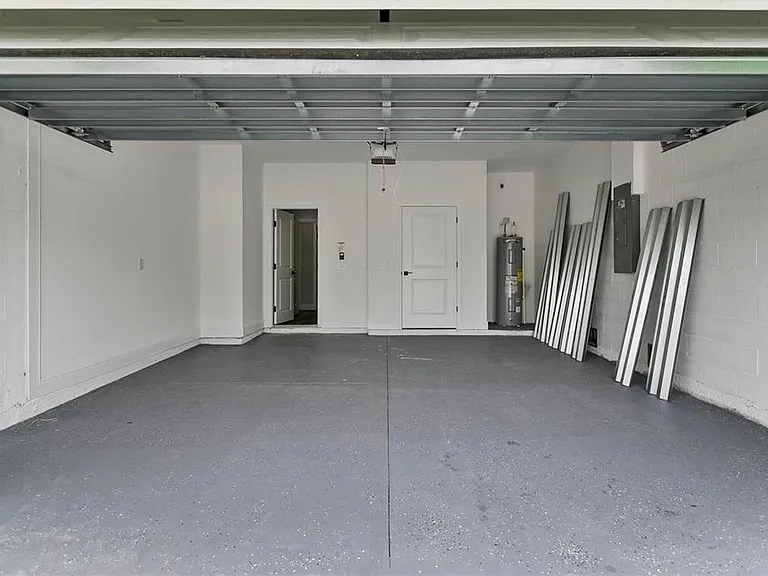 189 Statler St — Photo 32