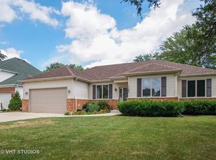 1167 S Ahrens Ave, Lombard, IL 60148