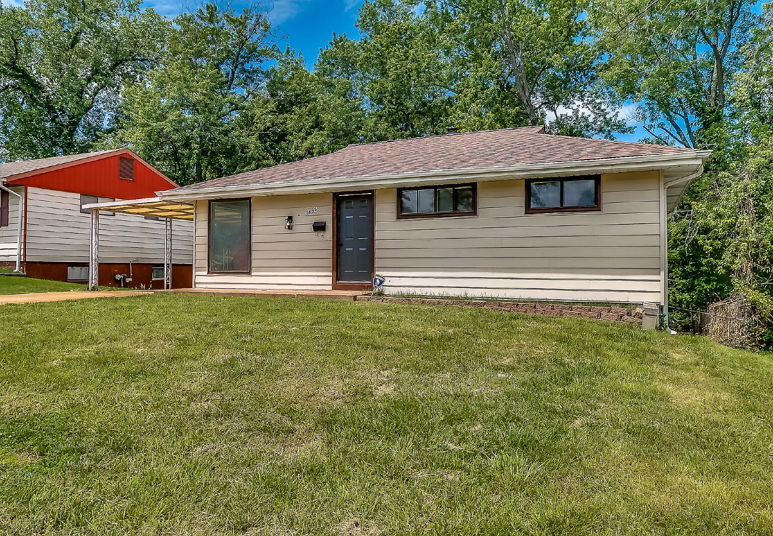 3 bed, 1.0 bath, $1,325 — Photo 2